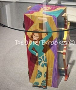 Diva Pedestal Color 2